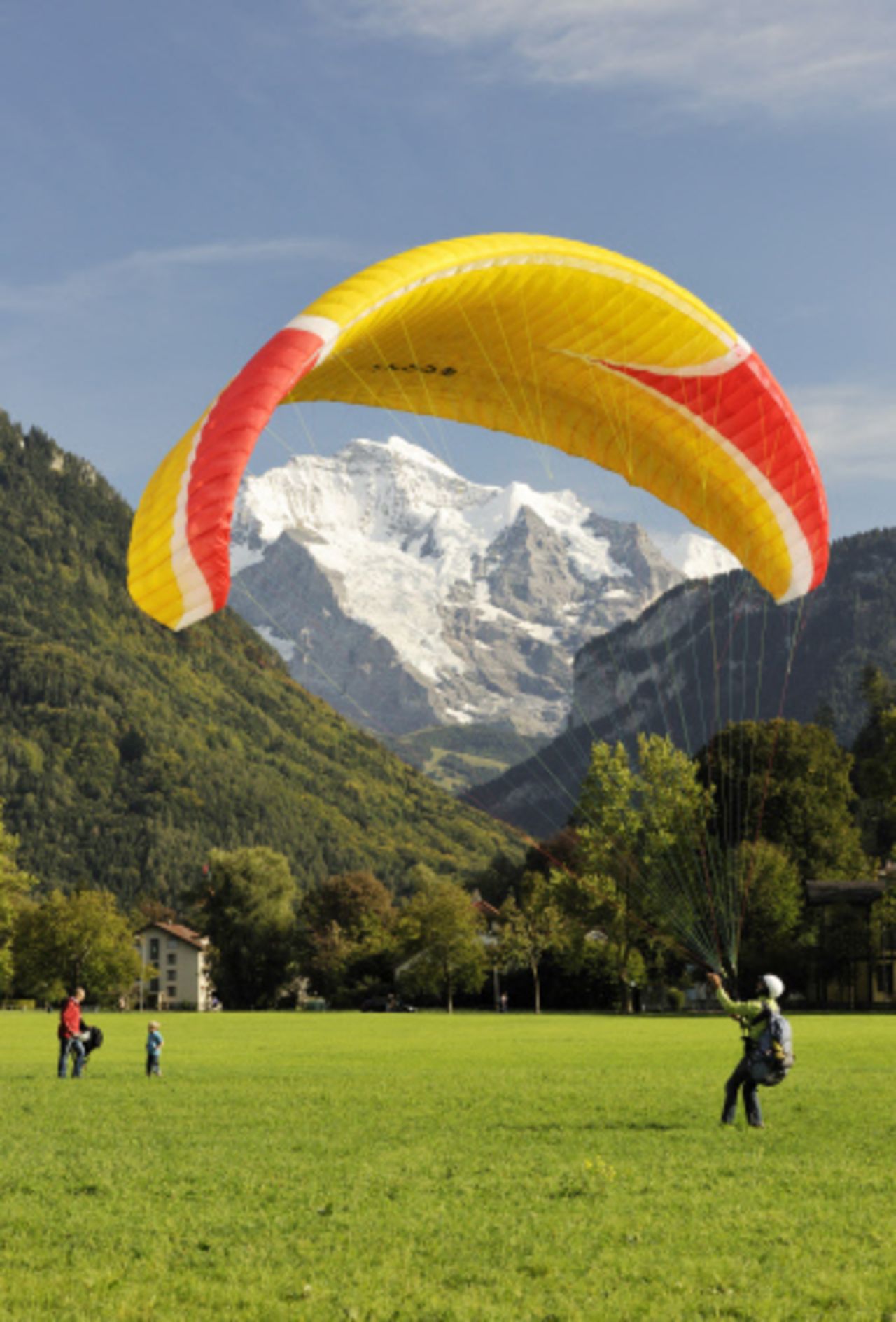 Hoehematt is a popular landing point for paragliders in the center of Interlaken. The field is well-visited by tourists who enjoy keeping both feet firmly planted on the ground.