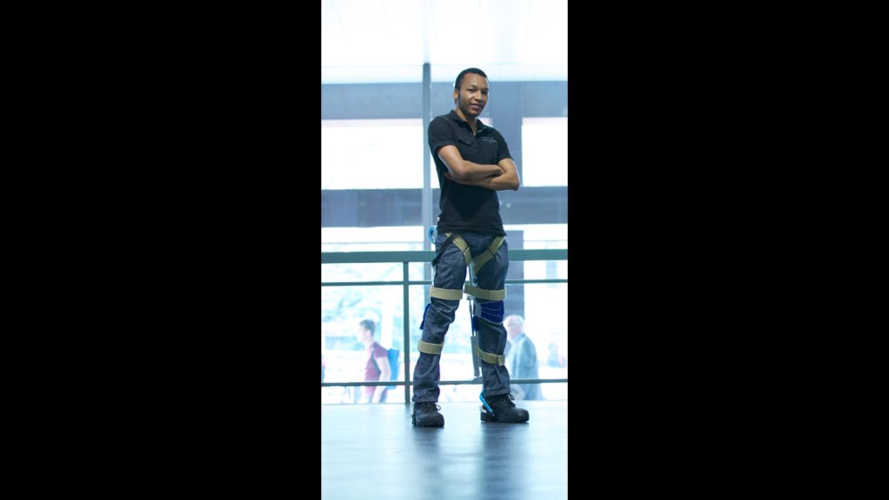 While standing or walking, the device never touches the ground and allows the wearer to move freely.