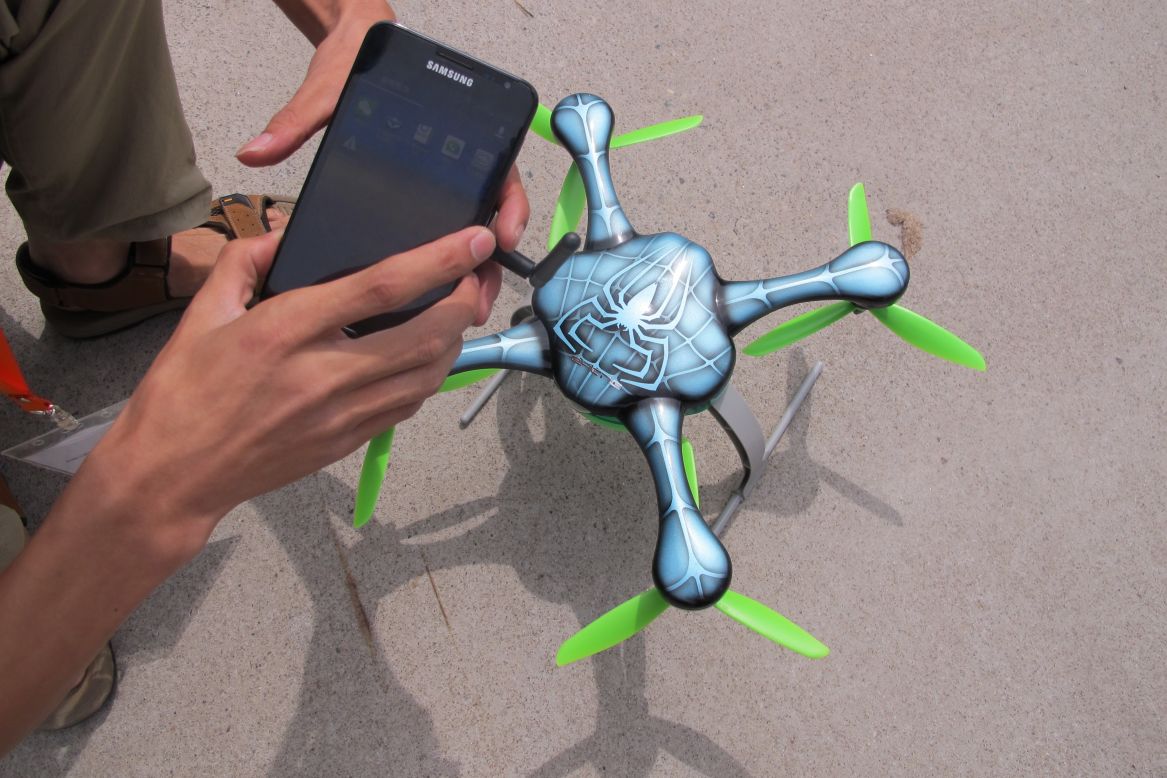 This drone can be controlled with a smartphone using a compatible app, which tells the controller the altitude, speed and battery life.