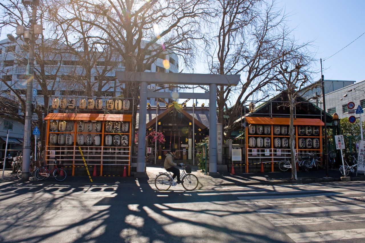 Tokyo cyclists use practical "mamachari" bikes with sturdy frames, baskets for shopping and seats containing one or two small children. Up to 14% of all journeys in the city are made by bike.