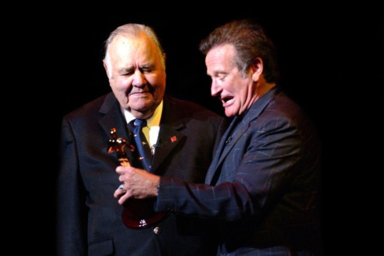 Comedic actor Jonathan Winters was a hero and mentor to Williams.