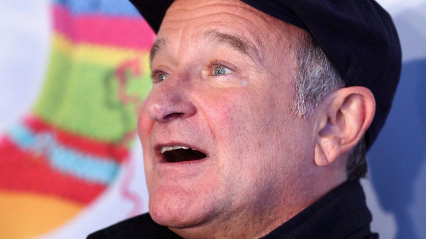 : Robin Williams arrives at the Happy Feet 2 Australian Premiere at Hoyts Cinema on December 4, 2011 in Sydney, Australia. (