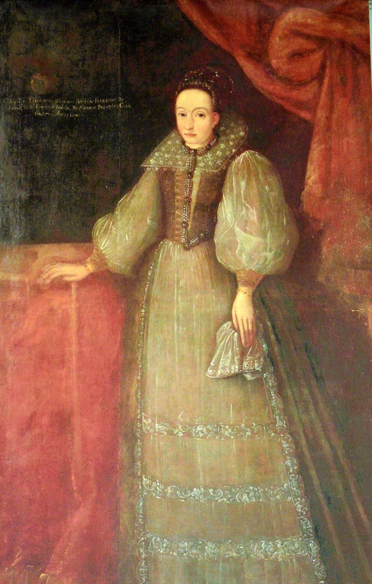 Highborn and unaccountable, Elizabeth Bathory was the absolute ruler of a patch of what is now Slovakia. With the help of three of her servants, she sadistically tortured between 100 and 650 girls to death.