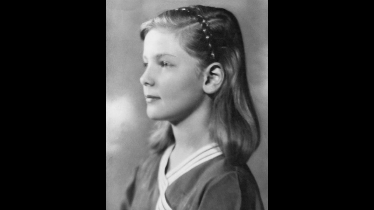 Bacall at age 10 in 1934, in her first professional portrait. 
