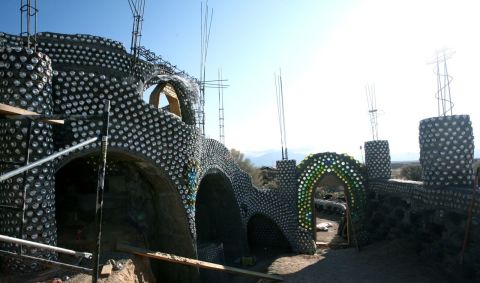 Recycled, sustainable house designs from Earthship Biotecture.