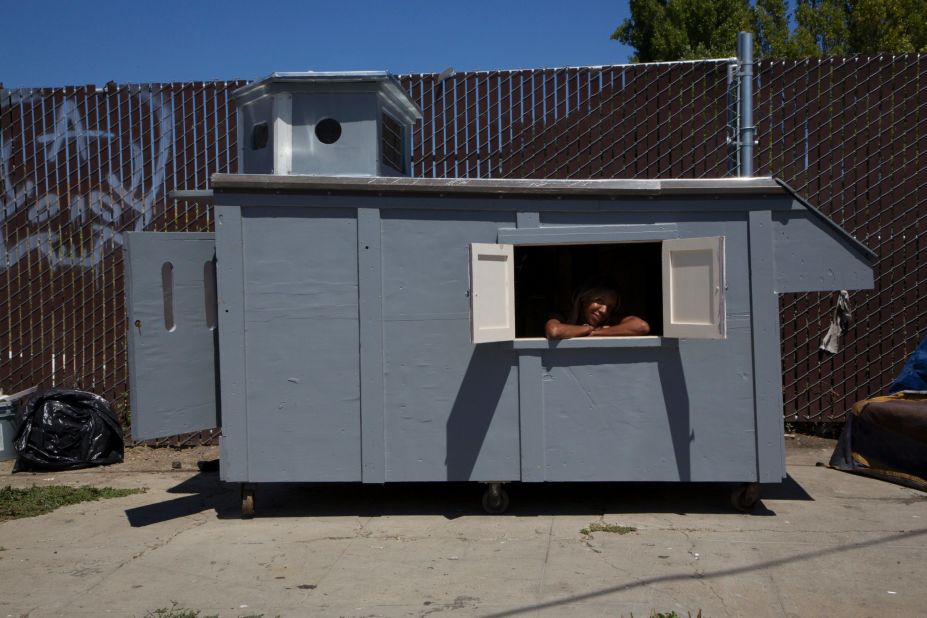 Another sustainable approach to living is to build using recycled materials. Designer Gregory Kloehn did this by turning a dumpster into a fully functional home. He "up-cycles" washing machines, tires, bathroom and sun decks. 