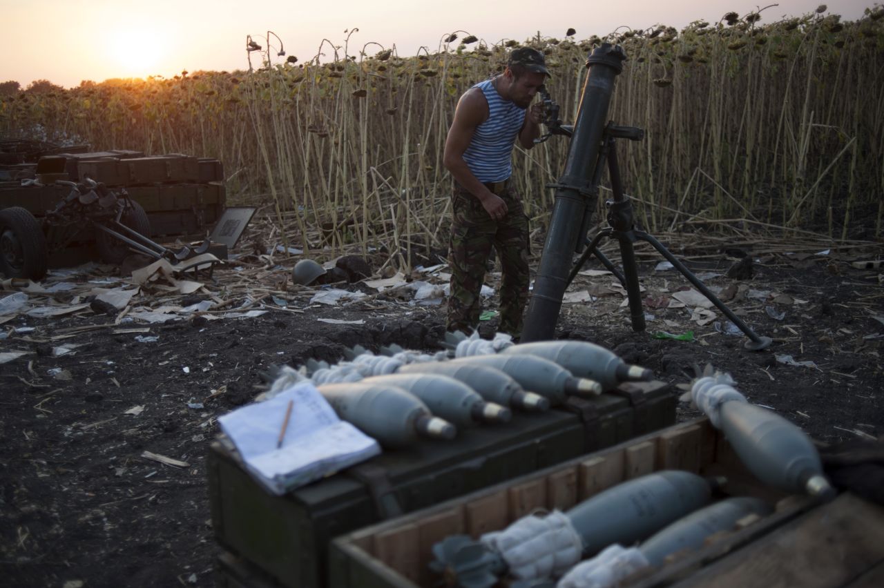 A Ukrainian soldier prepares a mortar at a position near Ilovaisk on August 14. 