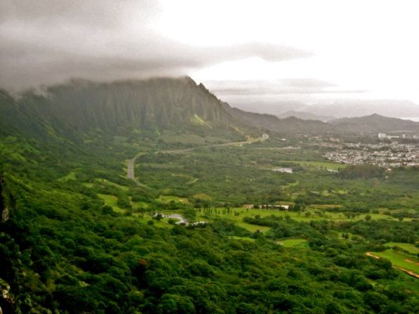 The <a href="http://ireport.cnn.com/docs/DOC-459335">Koolau Mountain Range</a> dominates the eastern coastline of Oahu.