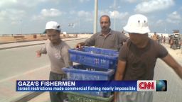 cnni pleitgen pkg gaza fishermen struggles_00020902.jpg