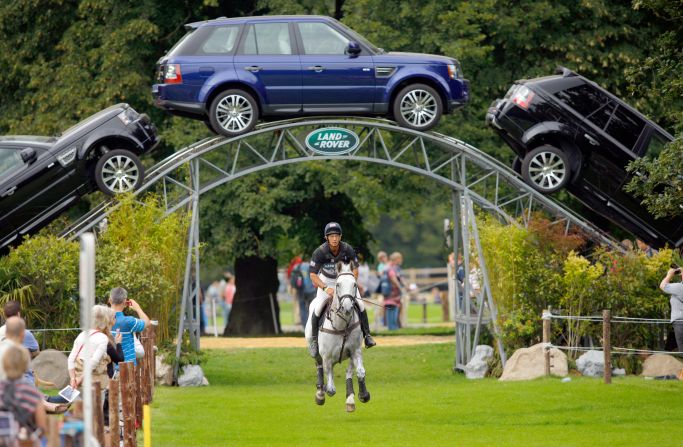 In the lavish surroundings of the William Cecil Hotel on the Burghley Estate, visitors can attend the famous Burghley Horse Trials. The last day of the tour includes the show jumping climax of the trials. 