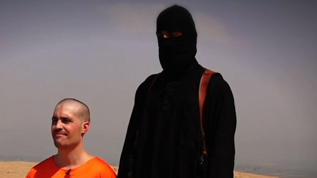 American journalist James Foley -- who disappeared in 2012 in Syria -- was executed by a hooded ISIS militant.