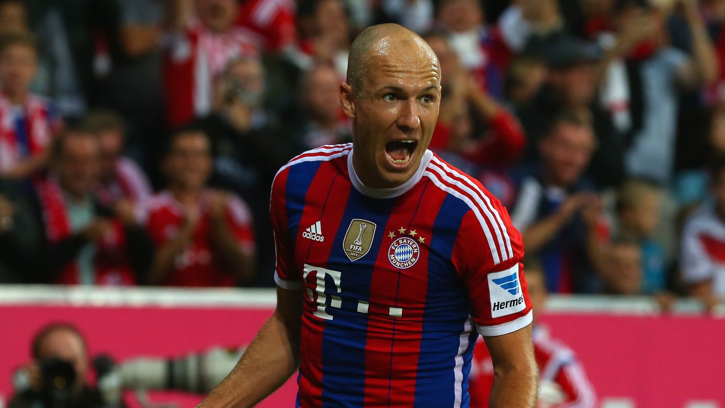 Arjen Robben starred as Bayern Munich beat Wolfsburg 2-1.