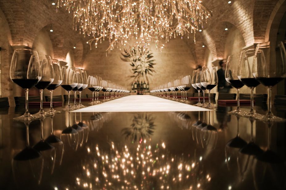 Hall Rutherford at the Sacrashe Vineyard has 14,000 square feet of caves, a dazzling reception area and a spectacular chandelier dressed in hundreds of Swarovski crystals.