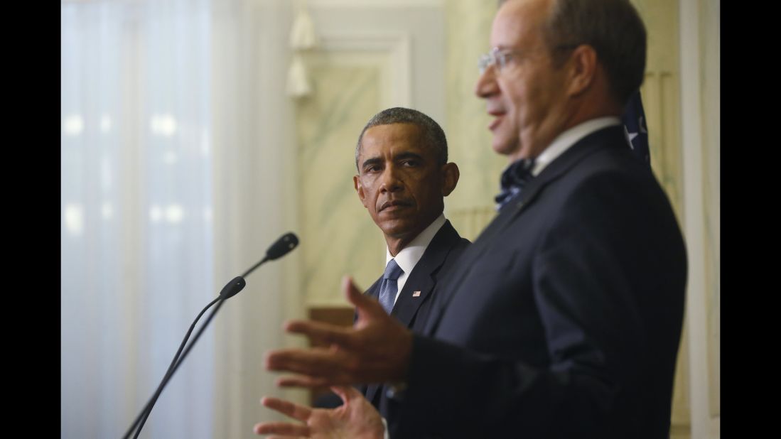 Obama and Estonian President Toomas Hendrik Ilves face reporters at a news conference in Tallinn on September 3.