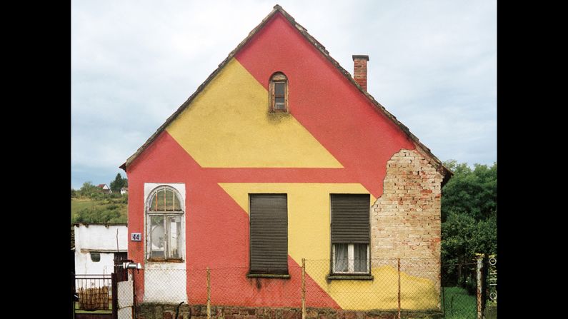It's fitting, then, that during the Goulash Communism era, a peculiar architectural trend took off: People started painting the facades of their houses with abstract shapes, in wild shades of color.