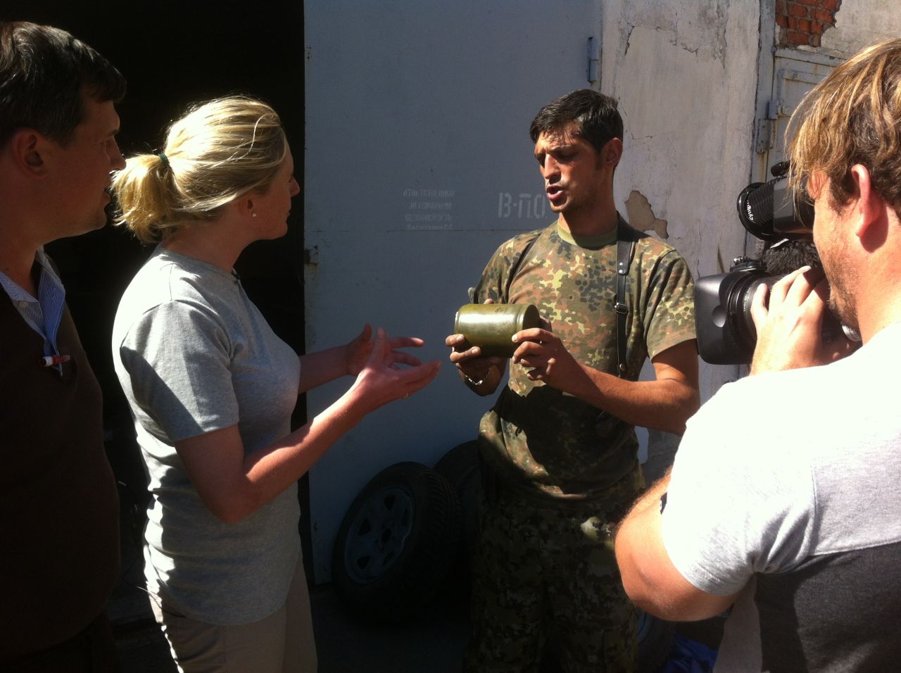 CNN's Diana Magnay interviews a commander of rebel forces -- known as Givi -- in Ilovaisk.