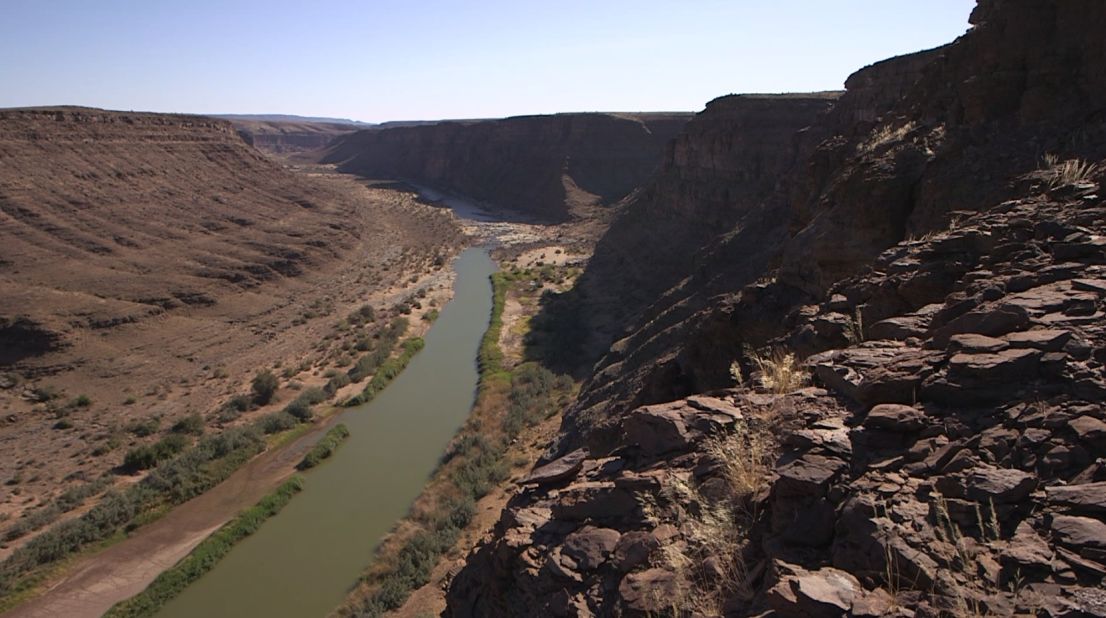 Parts of the Fish River Canyon are 500 million years old. The gorge used to be a huge sea, filled with sediment. As the continents drifted apart, the sediment was pushed up, forming layers.