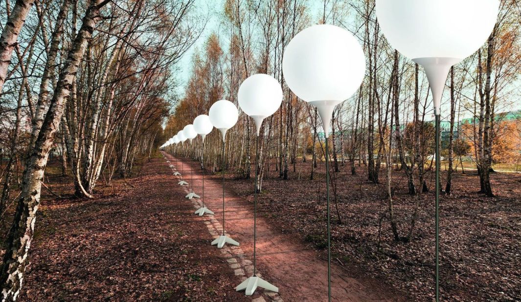 With 8,000 balloons along the former Berlin Wall, "Lichtgrenze" (Border of Lights) marks the 25th anniversary of its collapse. The one-time installation will end in November 2014 with the balloons released into the sky.