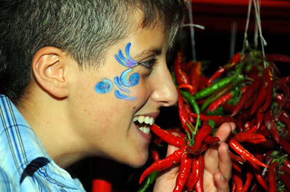 Chillis are seen as a good luck charm in the Italian town of Diamante and, according to local belief, they scare demons away. 