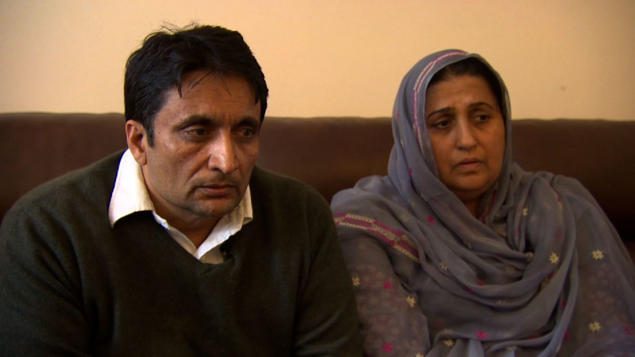 uk aqsa mahmood parents plea_00001101.jpg