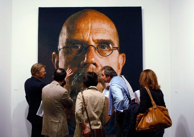 <a href="index.php?page=&url=http%3A%2F%2Fwww.pacegallery.com%2Fartists%2F80%2Fchuck-close" target="_blank" target="_blank">Chuck Close</a> is the granddaddy of hyper-realism, starting out creating photo-real images -- like this<a href="index.php?page=&url=http%3A%2F%2Fwww.walkerart.org%2Fcollections%2Fartworks%2Fbig-self-portrait" target="_blank" target="_blank"> famous self portrait from 1967</a> -- in the days when art theorists were claiming that portraiture was dead.