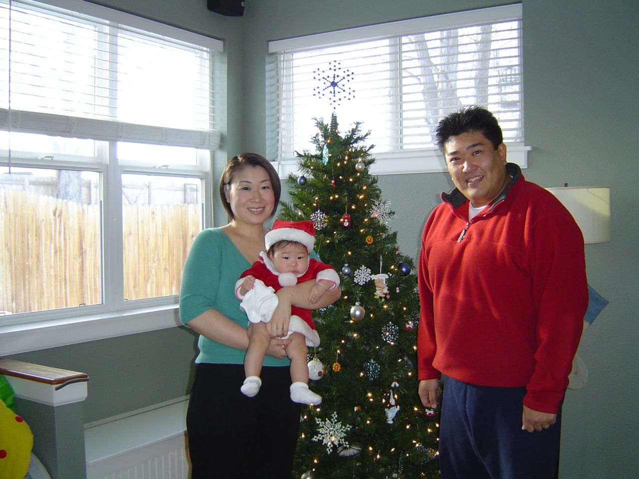 Throughout his life, <a href="http://ireport.cnn.com/docs/DOC-1155784">Yusuke Kirimoto </a>was overweight. He is pictured here in December 2006 with his wife and daughter in their Westminster, Colorado, home.