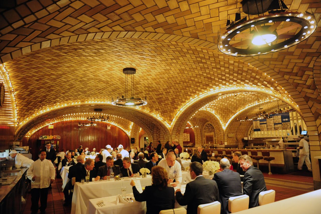 <a href="http://www.oysterbarny.com/" target="_blank" target="_blank"><strong>Grand Central Oyster Bar</strong></a><strong>: New York City</strong>