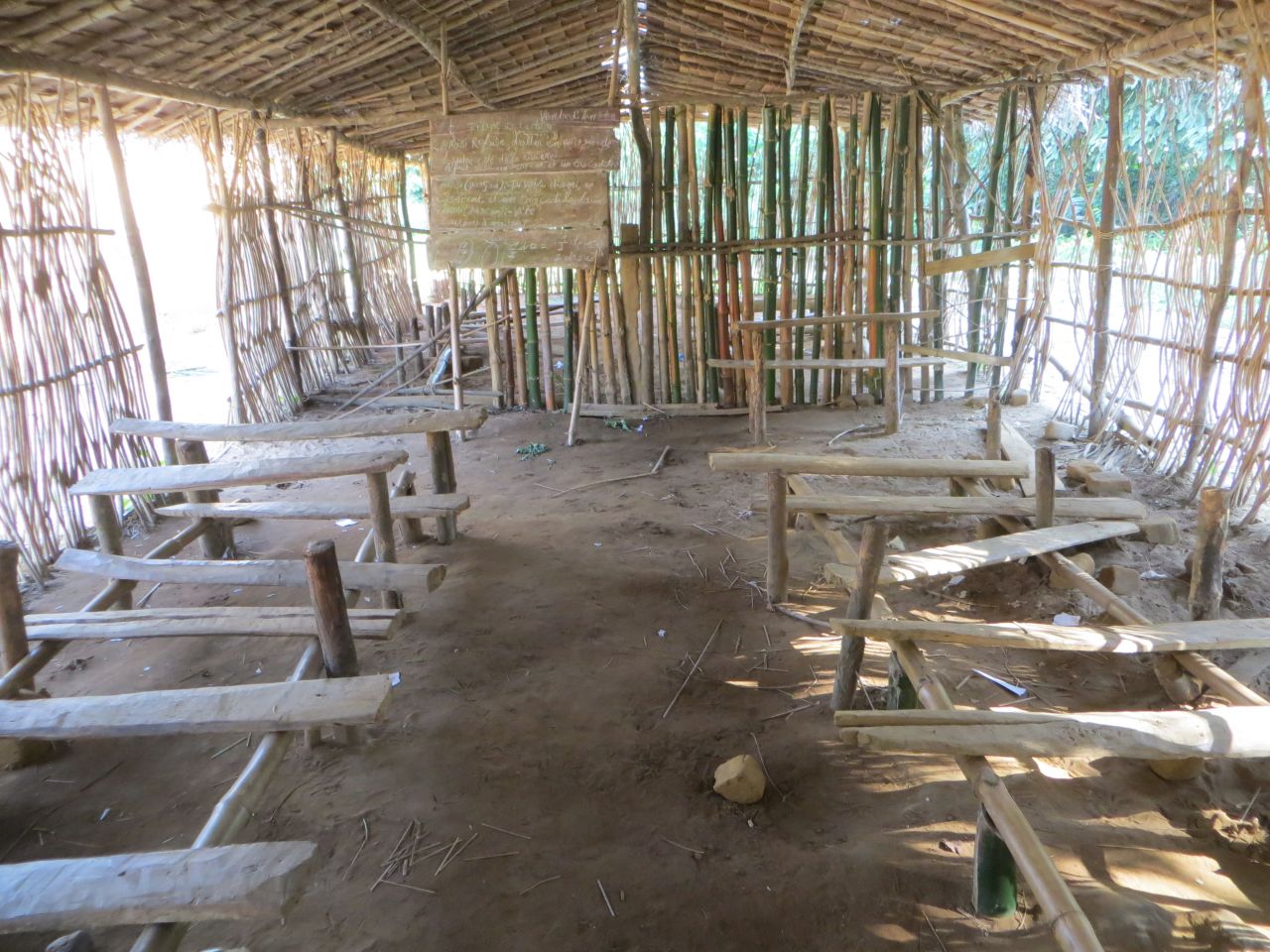 The primary school that previously existed in the area was in poor condition. 