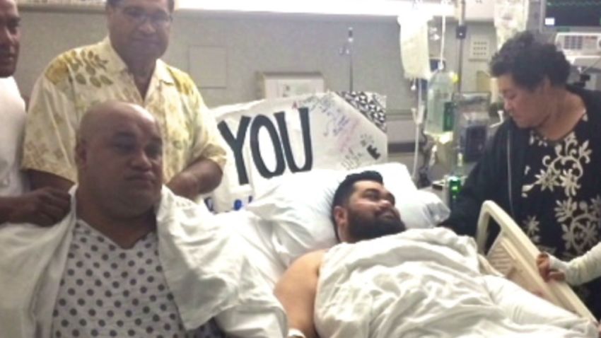 dnt NFL football brothers share kidney_00004210.jpg