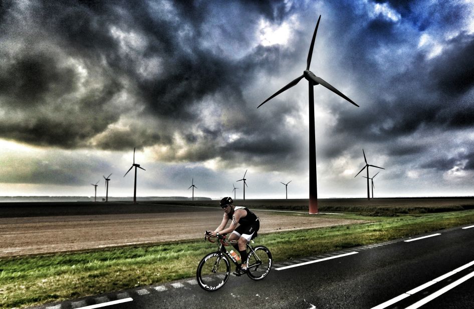 Triathlons can become a battle between man and nature. "The winds hitting the competitors on the bike leg of the Challenge Almere event this year were particularly strong," said Crowhurst.