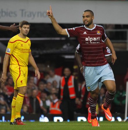 New Zealand defender Winston Reid gave the London side the lead after just two minutes in the English Premier League match. 