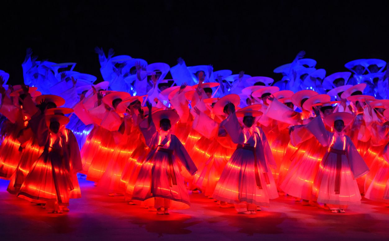 The colorful Opening Ceremony blended dance with K-Pop, traditional Korean folk music and a team of cheering children who performed to a mix of songs from past sporting events, September 19.
