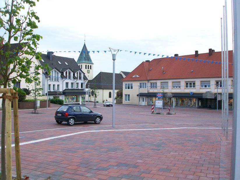 The German town of Bohmte was an early adopter of shared space in 2007.