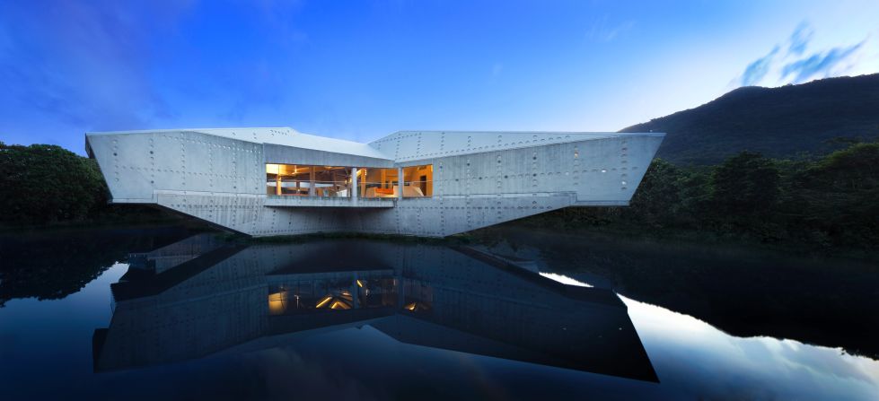 Sitting in the middle of a lake in Cape Tribulation, Australia, Stamp House is a sustainable tropical home and is carbon neutral in operation.<br /><strong>Category:  </strong>House<br /><strong>Architects: </strong>Charles Wright Architects (Australia)