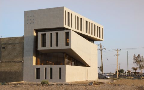 Abadan Residential Apartment is located in the Iran-Iraq border city of Abadan, Iran. The building's sustainable design improves day lighting and temperature control. <br /><strong>Category: </strong>House <br /><strong>Architects: </strong>Farshad Mehdizadeh Architects (Iran)