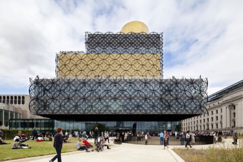 The 35,000-square-meter<strong> </strong><a href="http://www.libraryofbirmingham.com/" target="_blank" target="_blank">Library of Birmingham</a> in the UK features a four-level book rotunda, two garden terraces and a restored 1882 Victorian library with an Elizabethan-style Shakespeare room.<br /><strong>Category: </strong>Culture <br /><strong>Architects: </strong>Mecanoo (Netherlands)