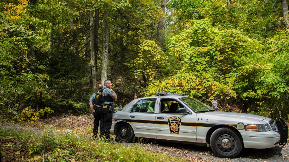 The manhunt for accused murderer Eric Frein continues in Monroe County, Pennsylvania, for second week.