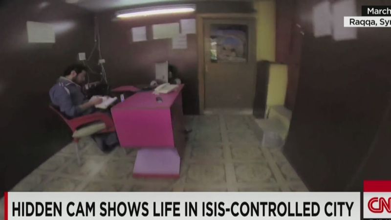 Hidden cam gives new look in ISIS-controlled city