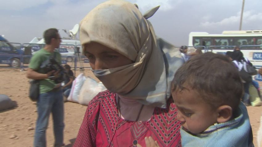 cnnee phil black turkey syrian refugees_00013730.jpg