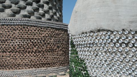 Earthships The Sustainable Homes Made With Old Junk Cnn