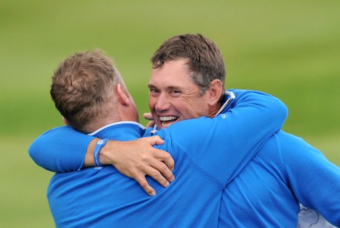 England's Lee Westwood (right) and Jamie Donaldson of Wales got Europe off to a perfect start in the foursomes, beating Jim Furyk and Matt Kuchar in the opening match of the afternoon. 