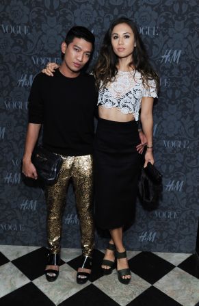 Aquí se ve a BryanBoy con Rumi Neely, otra estrella del blog "Fashion Toast". Ella ha modelado para la diseñadora Rebeca Minkoff y para la marca de moda Forever 21. 