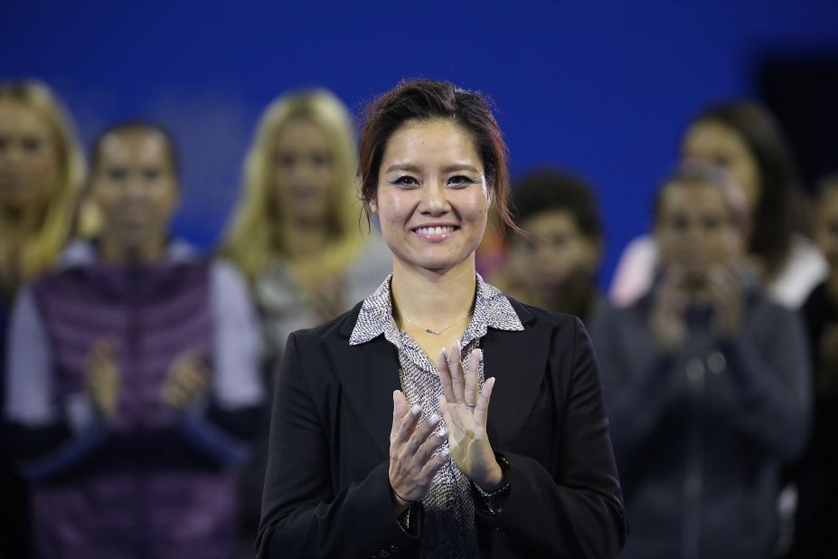The one-time world No.2 eventually managed a smile on a lap of honor as the crowd in the capital chanted, "Li Na, I love you."
