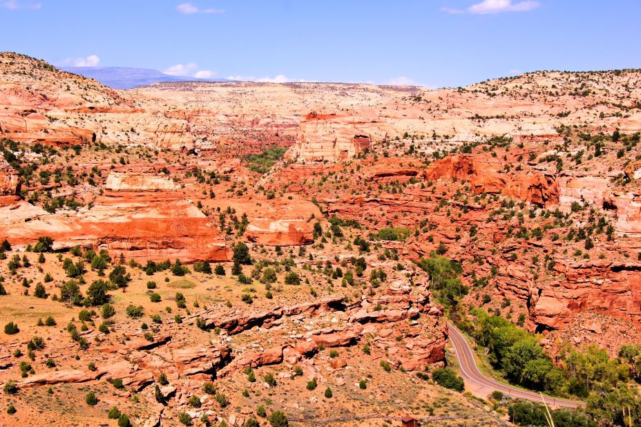 The highway skirts<strong> </strong>the<strong> </strong>Grand Staircase-Escalante National Monument, a vast expanse of desert filled with serpentine canyons, rock arches and hidden creeks.