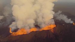 drone footage of Iceland volcano eruption_00001601.jpg