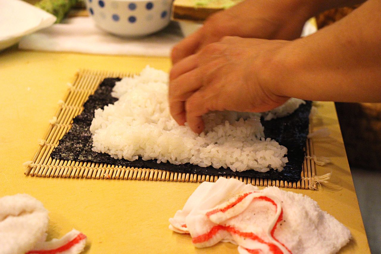 The best sushi rice is a mix of hard and soft rice. Rice grown in the mountains is known to be the best rice for sushi.