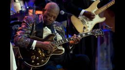 B.B. King plays during a celebration of Blues music and in recognition of Black History Month as part of their "In Performance at the White House" series in Washington, DC,  February 21, 2012.        AFP PHOTO/Jim WATSON (Photo credit should read )