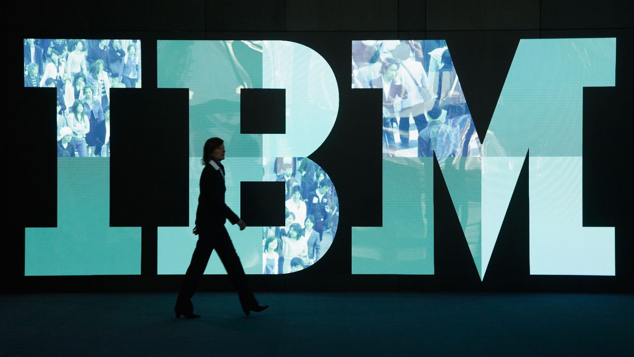 IBM managed to stay in fourth place, the same as last year, despite losing 8% of its brand value. 