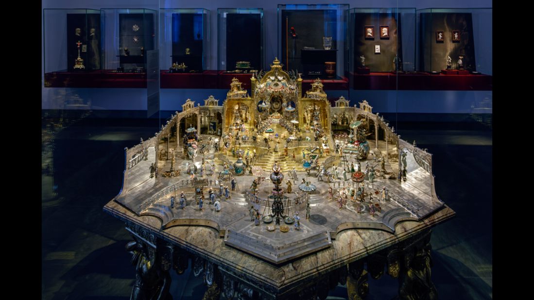 For Augustus the Strong, the Mughal emperor Aurangzeb was an idealized figure of absolute power and limitless wealth. This jewel-encrusted diorama of the Mughal court cost Augustus more than the construction of the Moritzburg Castle itself.