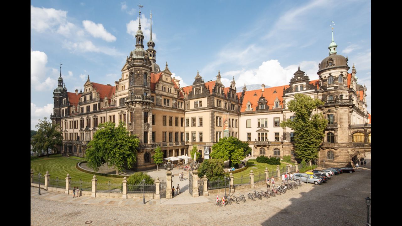 The Dresden Castle is a residential palace incorporating baroque, Renaissance and classical styles. Today it houses a complex of great museums, including the Green Vault.